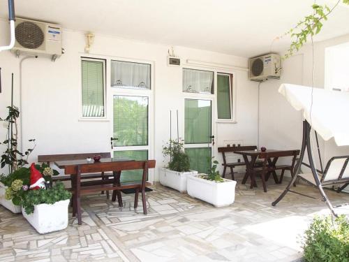 Apartments With A Parking Space Makarska - 9129