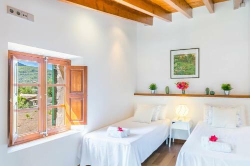 Beautiful Mallorcan Villa With Pool In Soller