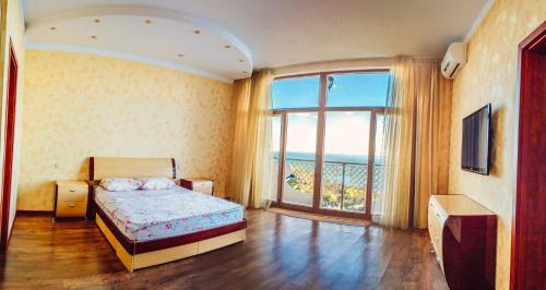 Apartamenty V Arkadiiskom Dvortse S Vidom Na More