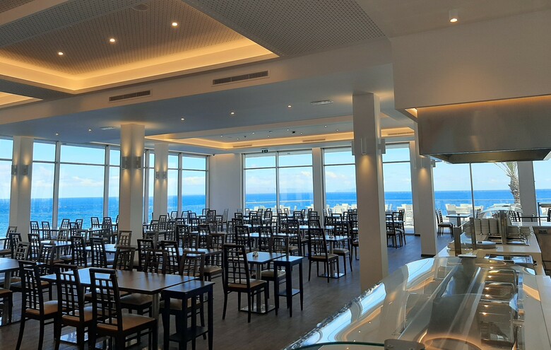 Hotel Roca Mar