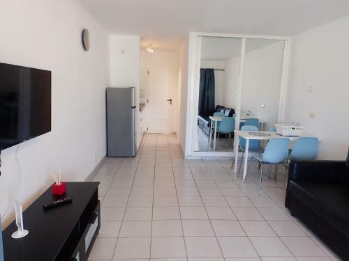 Apartamento En Playa Roca Primer Linea De Mar (05)