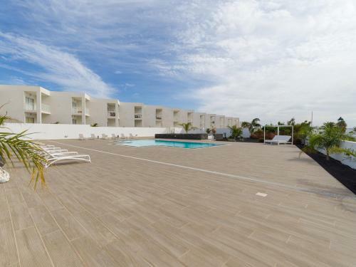 Moderno Apartamento Con Piscina En Costa Teguise