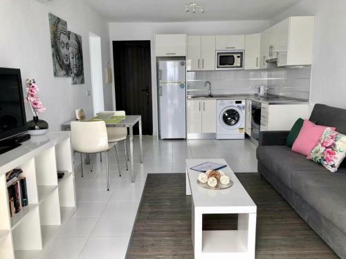 Los Arcos Apartment. Sea View