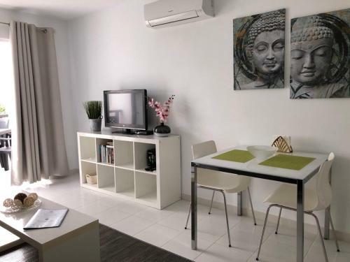 Los Arcos Apartment. Sea View