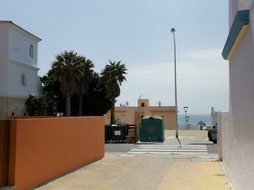 Casa Adosada Con Jard�n