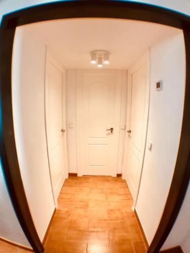 Fully Furnished Luxury Apartment By The Beach.
