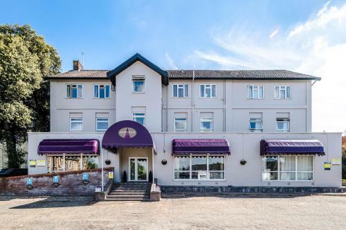 Lansdowne Hotel And Conference Centre