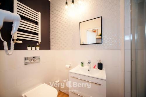 Very Berry - Glogowska 35a - Mtp Apartments - Self Check In 24h