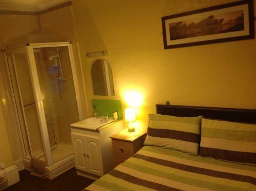 Hostal Albany Guest House