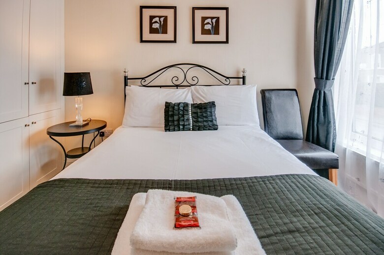 Hostal Arlana Guest House