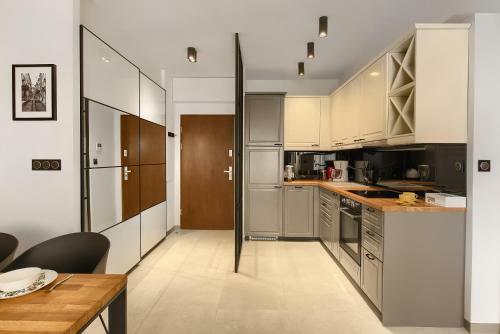 Impero Apartment Elite -pozna? Parking