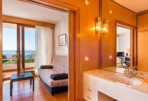 Sea View Balcony Apartment