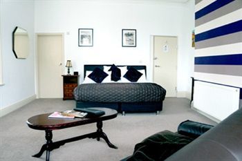 Yew Tree Inn Motel