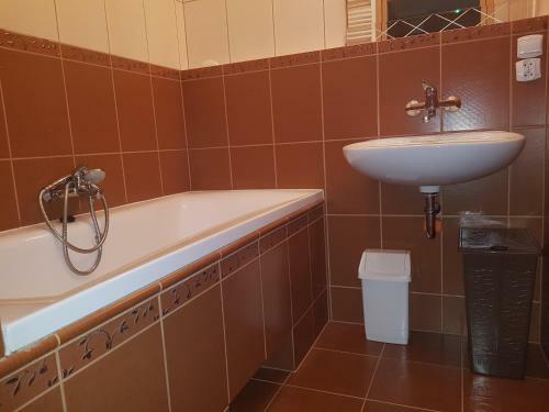 Samodzielny Apartament W Stroniu ?l?skim