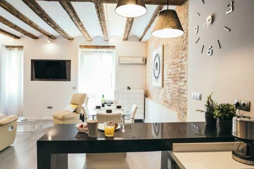 Apartamento Cathedral Modern 2br, 1ba, Wifi, Ac, Balcony
