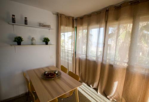 Front Sun Beach Apartment