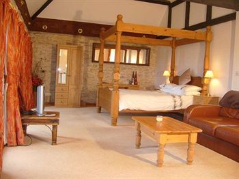 Hostal Kingston Country Courtyard