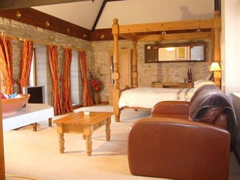 Hostal Kingston Country Courtyard