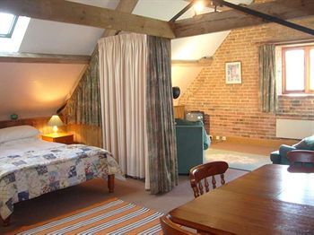 Hostal Kingston Country Courtyard