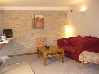 Hostal Kingston Country Courtyard