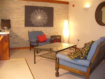 Hostal Kingston Country Courtyard