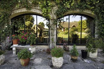 Hostal Kingston Country Courtyard