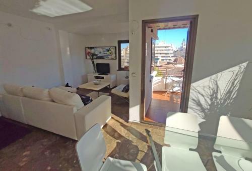 Sunny Apartment With Fantastic Terrace Views!
