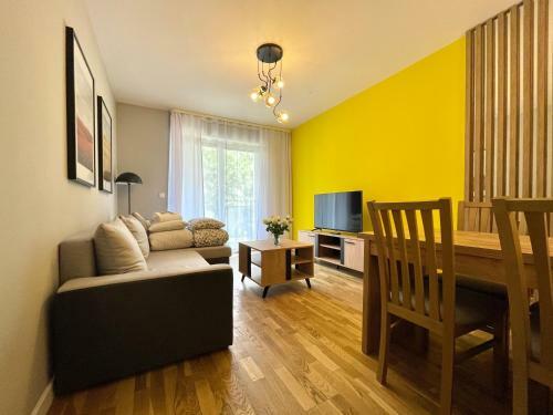 Homestay 2 Apartment With Parking