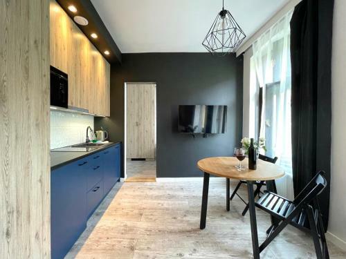 Copernicus Street Apartment - Twin Peaks