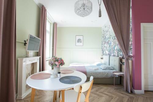 Petite Visite No. 17 Apartment