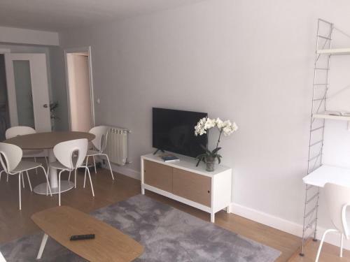 Apartamento De La Luz C�ntrico En N�utico -parking