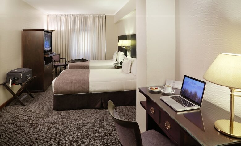 Dolmen Hotel