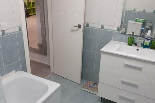 Casa Con Piscina , Zona Infantil, Bbq, Patio, Wifi