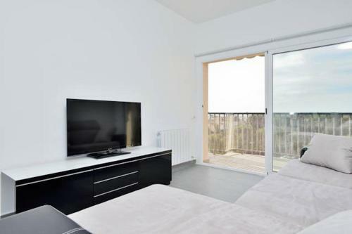 Cosy Well Situed Apartment With Sea View