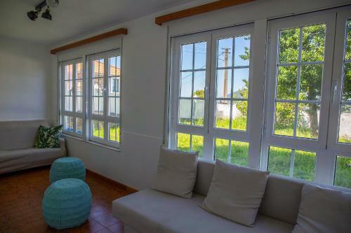 Beachfront Surf & Holiday House, Up To 12 Persons