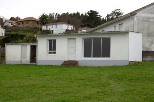 Beachfront Surf & Holiday House, Up To 12 Persons