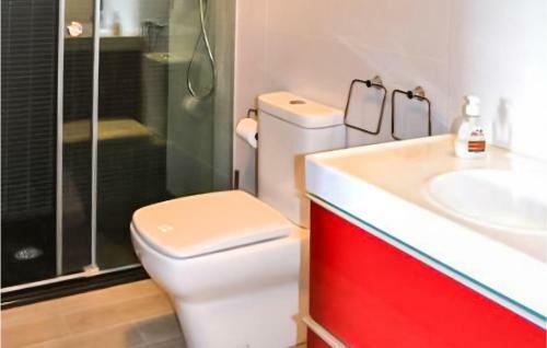 Stunning Home In Vimianzo With 1 Bedrooms And Wifi
