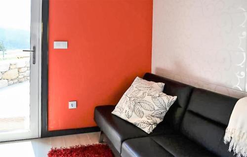 Stunning Home In Vimianzo With 1 Bedrooms And Wifi