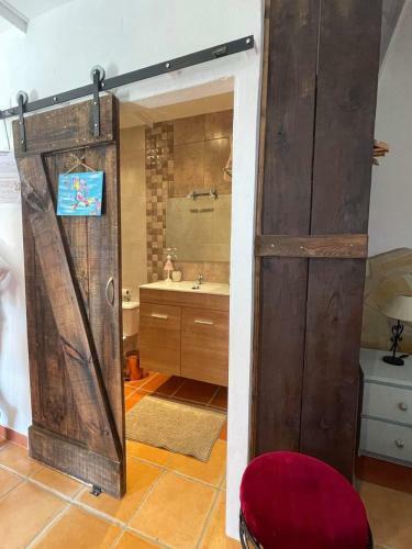 Casira, Ruime Villa & 2 Studio's - 8 Personen