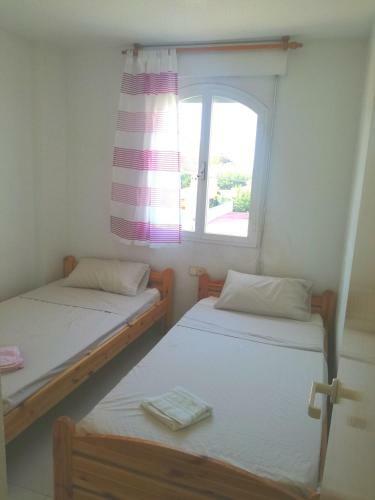 Apartamento Con Terraza Privada Y Piscinas