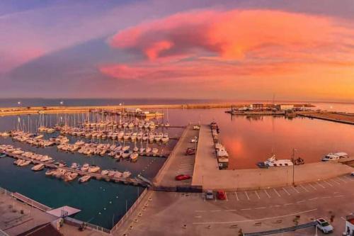 Apartamento Piso C�ntrico 5 Hab (204 M�) A 300 Mts Mar