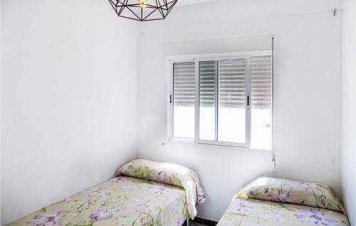 Beautiful Apartment In Vinar�s With 3 Bedrooms