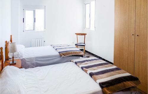 Beautiful Apartment In Vinar�s With 3 Bedrooms