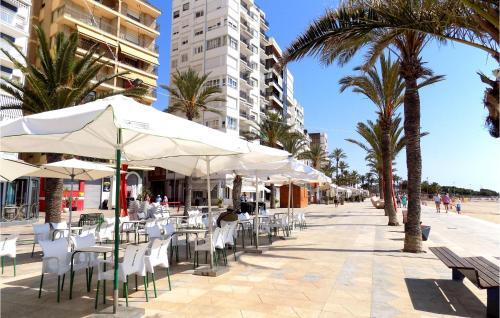Beautiful Apartment In Vinar�s With 3 Bedrooms