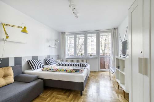 Labo Apartment Metro Plocka