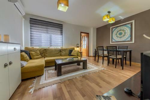 Apartamento Con Encanto En Granada, La Zubia