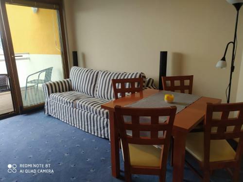 Apartament Books & Sun Maloves