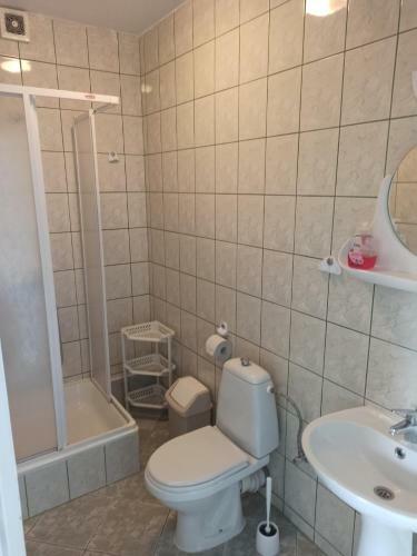 Hostal Apartament I Pokoje Go?cinne Budnik