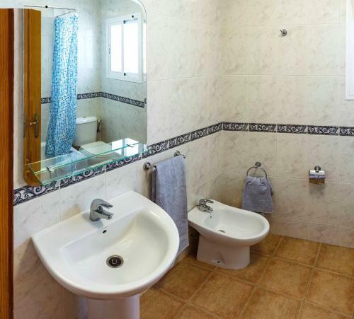 Chalet En Matalasca�as A 300 Metros de La Playa
