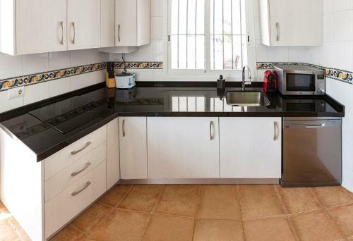 Chalet En Matalasca�as A 300 Metros de La Playa